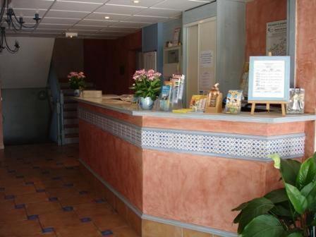 Hotel Les Mimosas Lunel  Esterno foto
