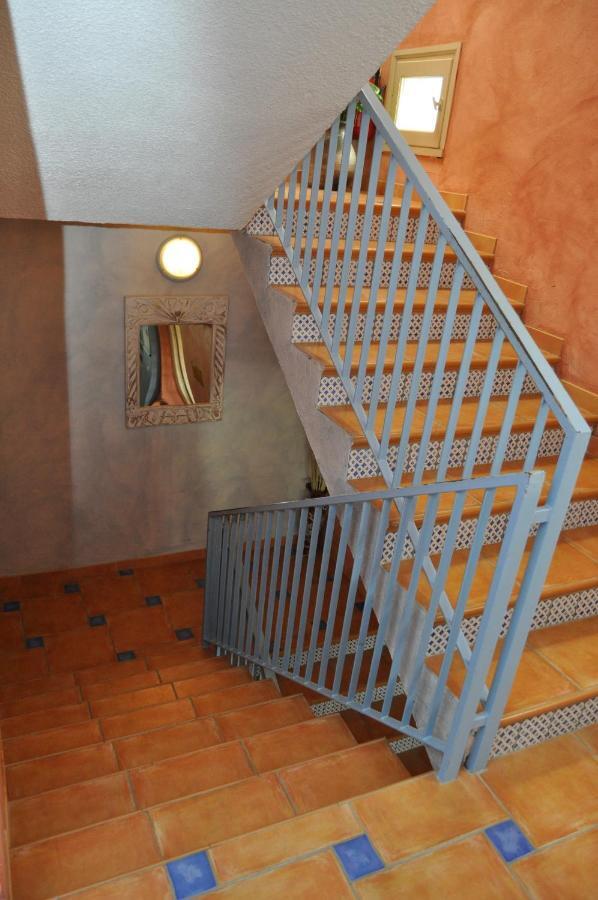 Hotel Les Mimosas Lunel  Esterno foto